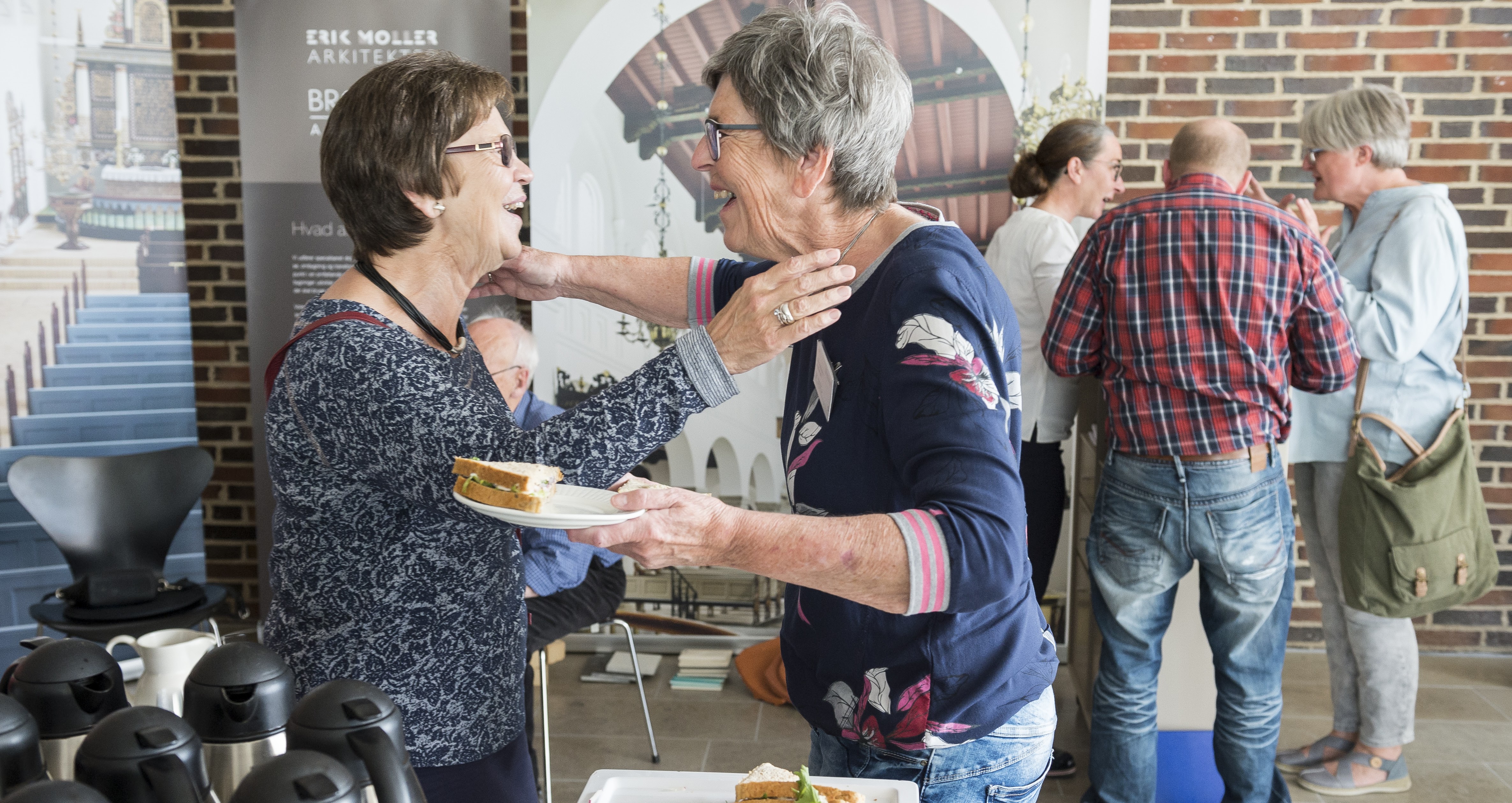 Årsmøde 2017 mød venner.jpg