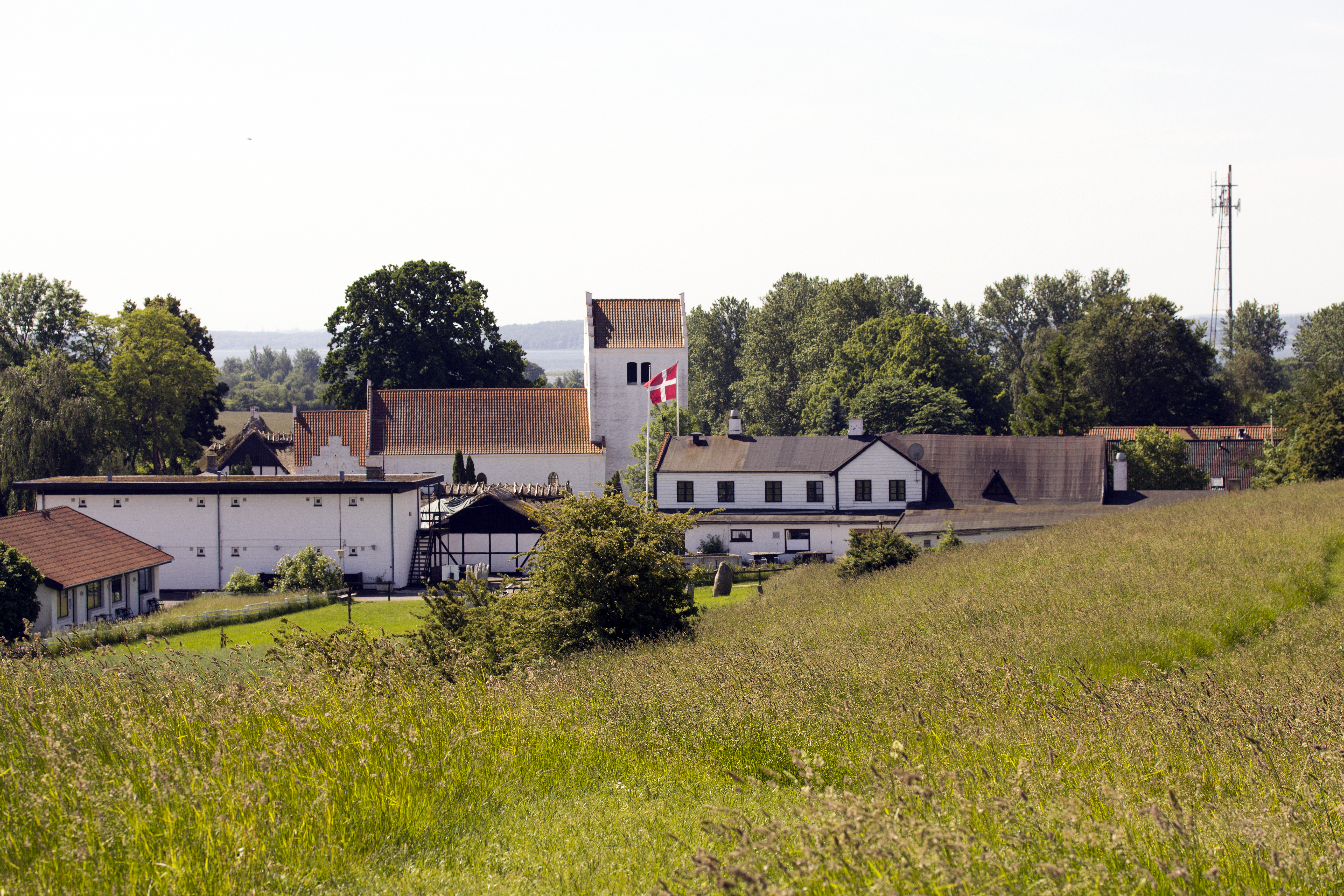 Orø kirke colourbox.jpg