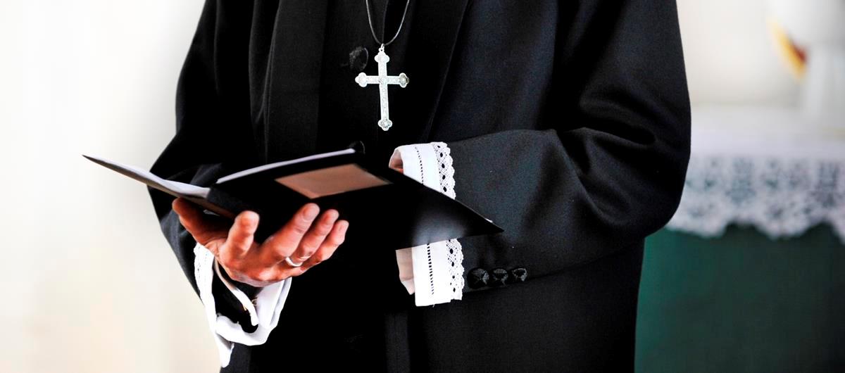 praest - folkekirken.dk.jpg